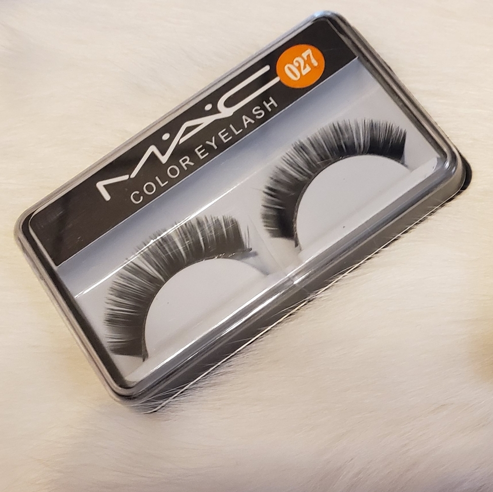 NEW Lashes